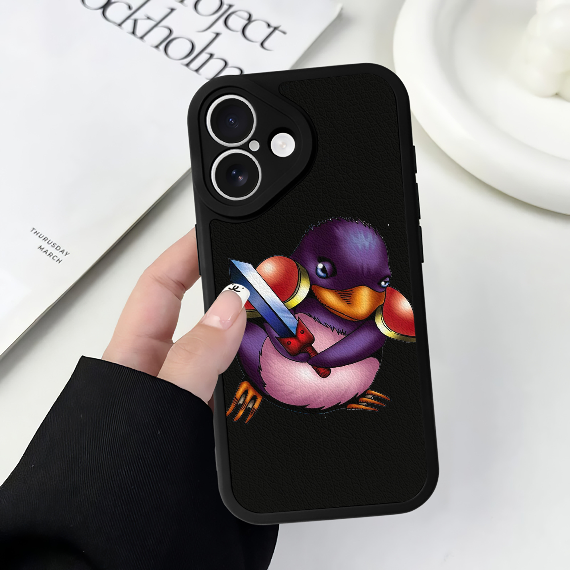 （画像用） 遊☆戯☆王 Yu-Gi-Oh! 【iPhone 16シリーズ対応】シリコンスマホケース（レザー調） 材質：シリコン